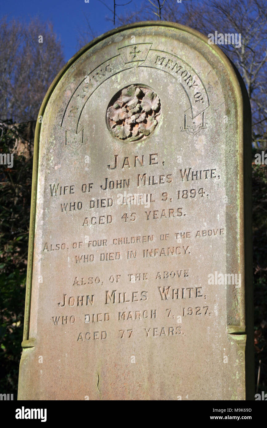 Graves in Manor Road Cemetery, Scarborough Stock Photo
