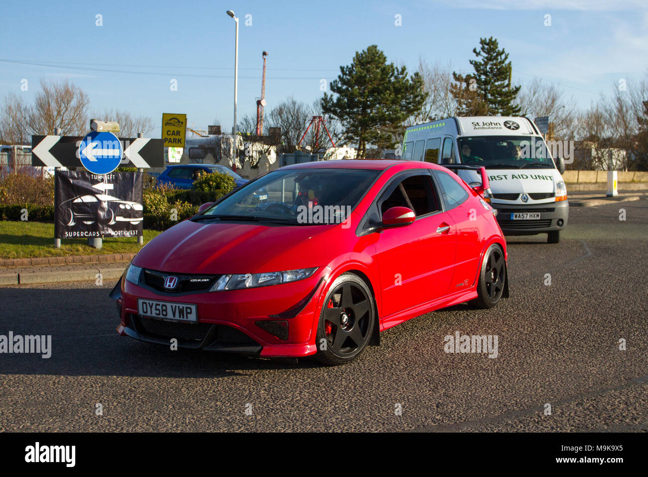 retfærdig Tredje bestyrelse 2008 red Honda Civic Type-R GT I-VTEC at the North-West Supercar event as  cars and tourists arrive in the coastal resort on a warm spring day Stock  Photo - Alamy