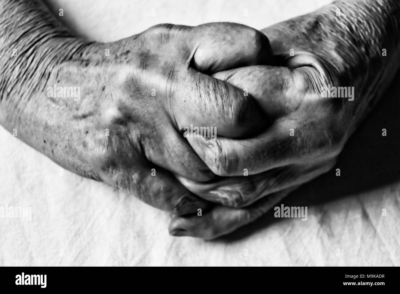 Wrinkled hands Black and White Stock Photos & Images - Alamy
