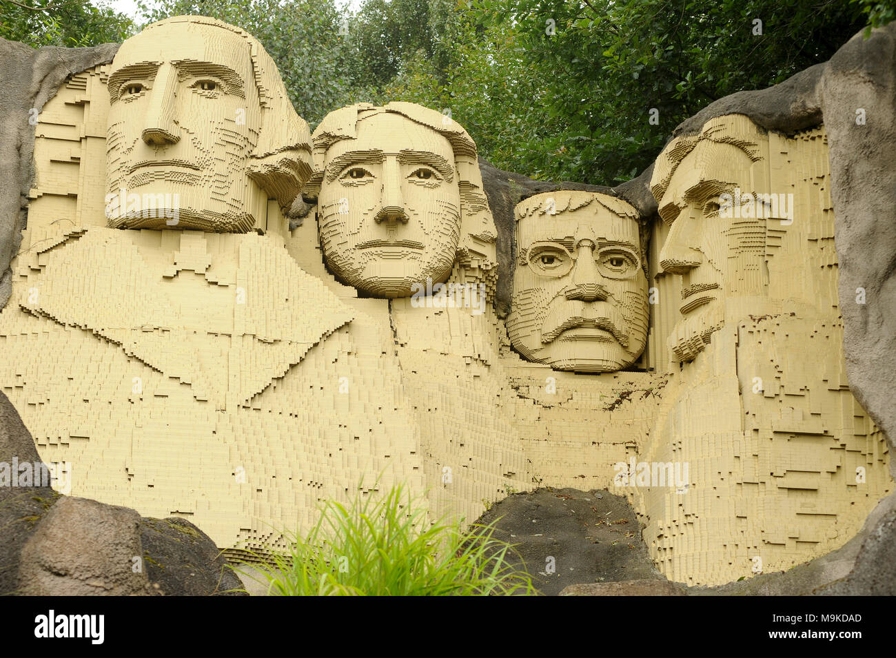 Lego bricks Mount Rushmore National Monument with George Washington, Thomas  Jefferson, Theodore Roosevelt and Abraham Lincoln, USA in Mini Land area i  Stock Photo - Alamy