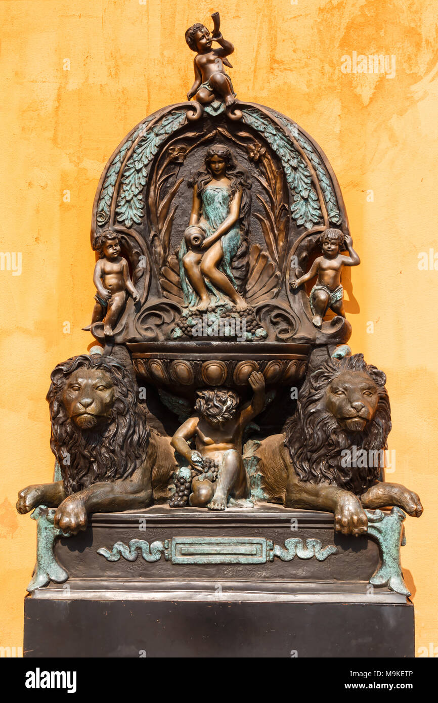 Angels and lion statues in European style sculpture Stock Photo Alamy