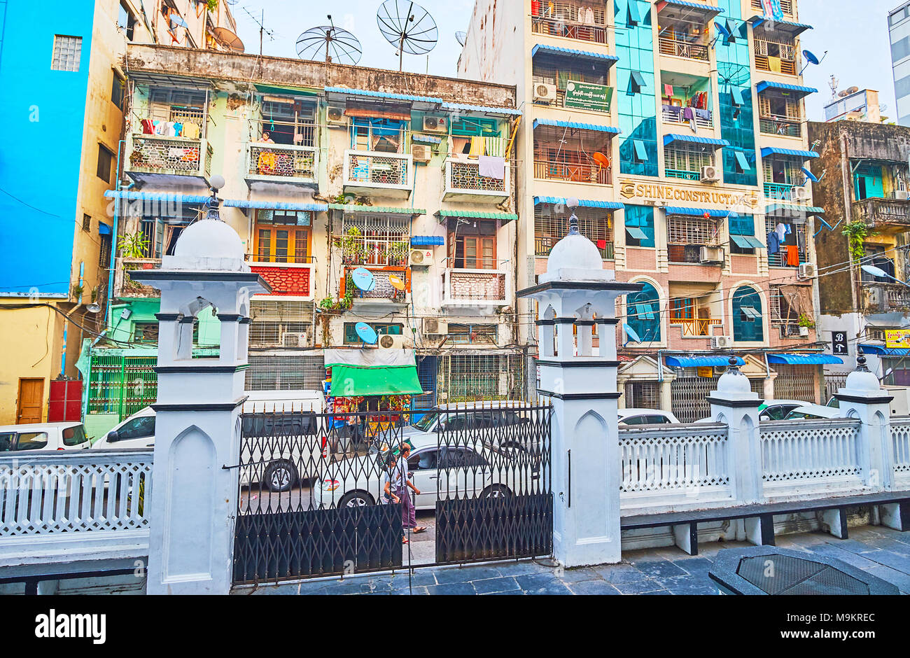 Persian gates hi-res stock photography and images - Alamy
