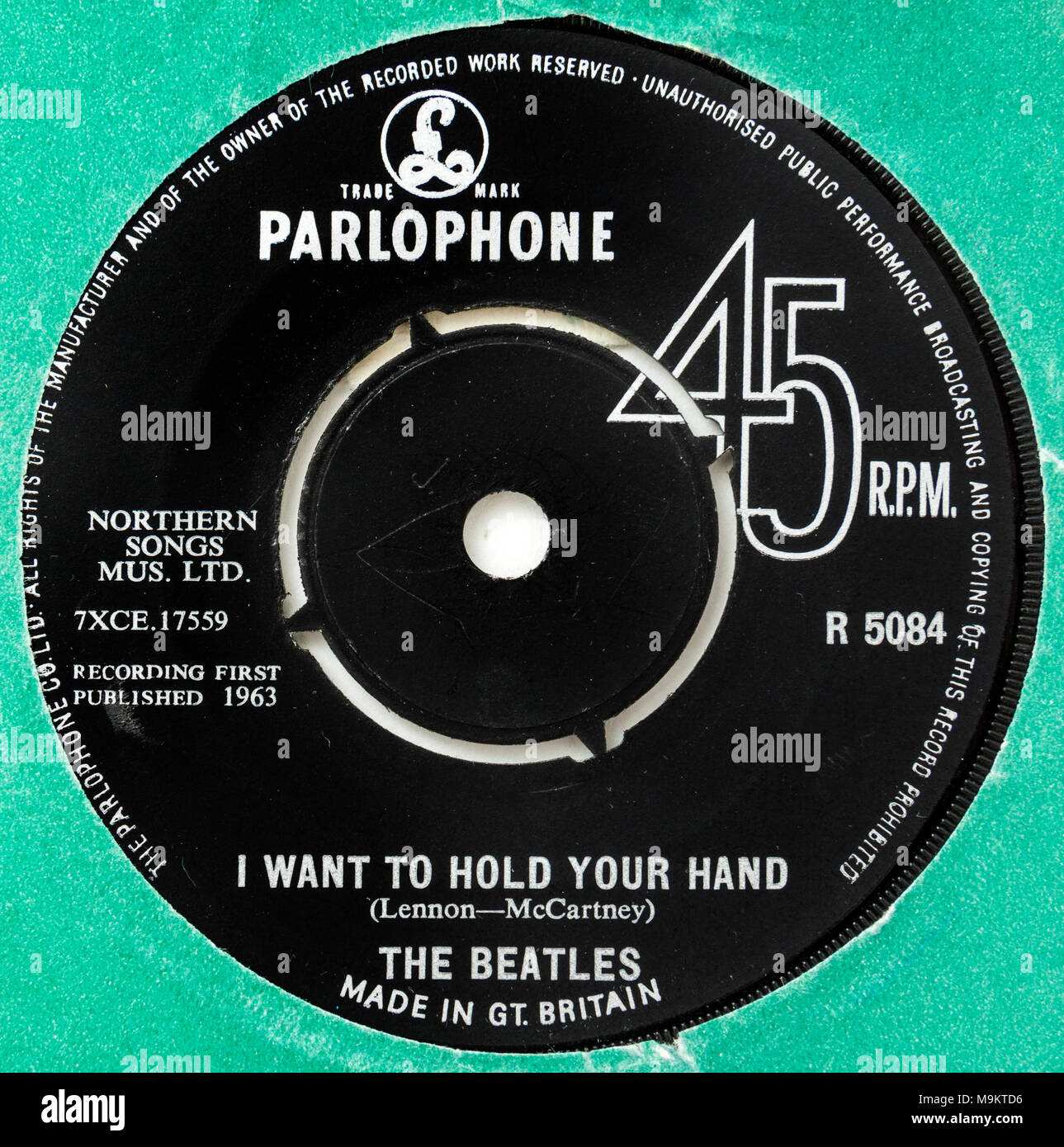 1963 original 45rpm single of 'I Want To Hold Your Hand' by The Beatles (Parlophone R5084) Stock Photo