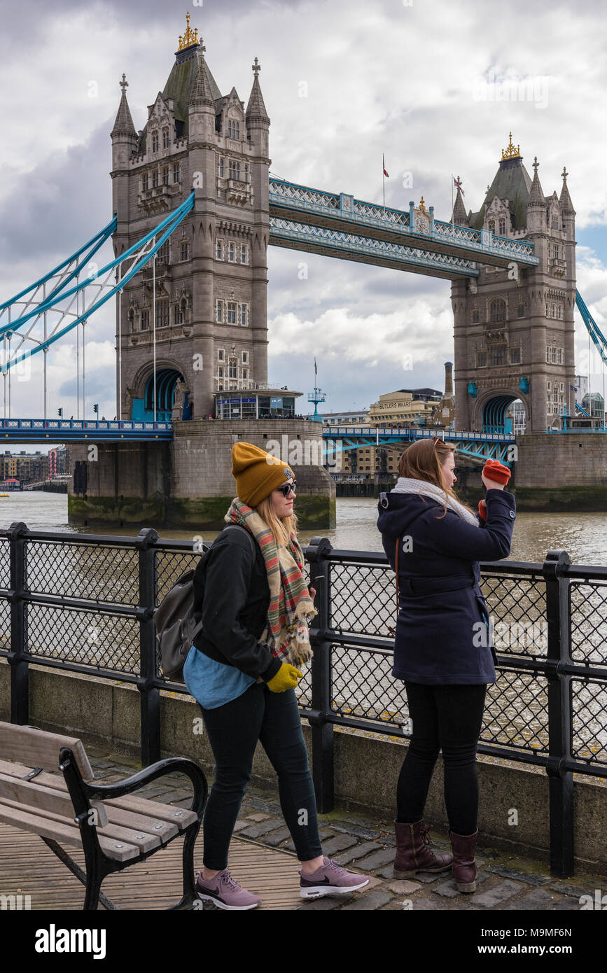 river thames and tower bridge 