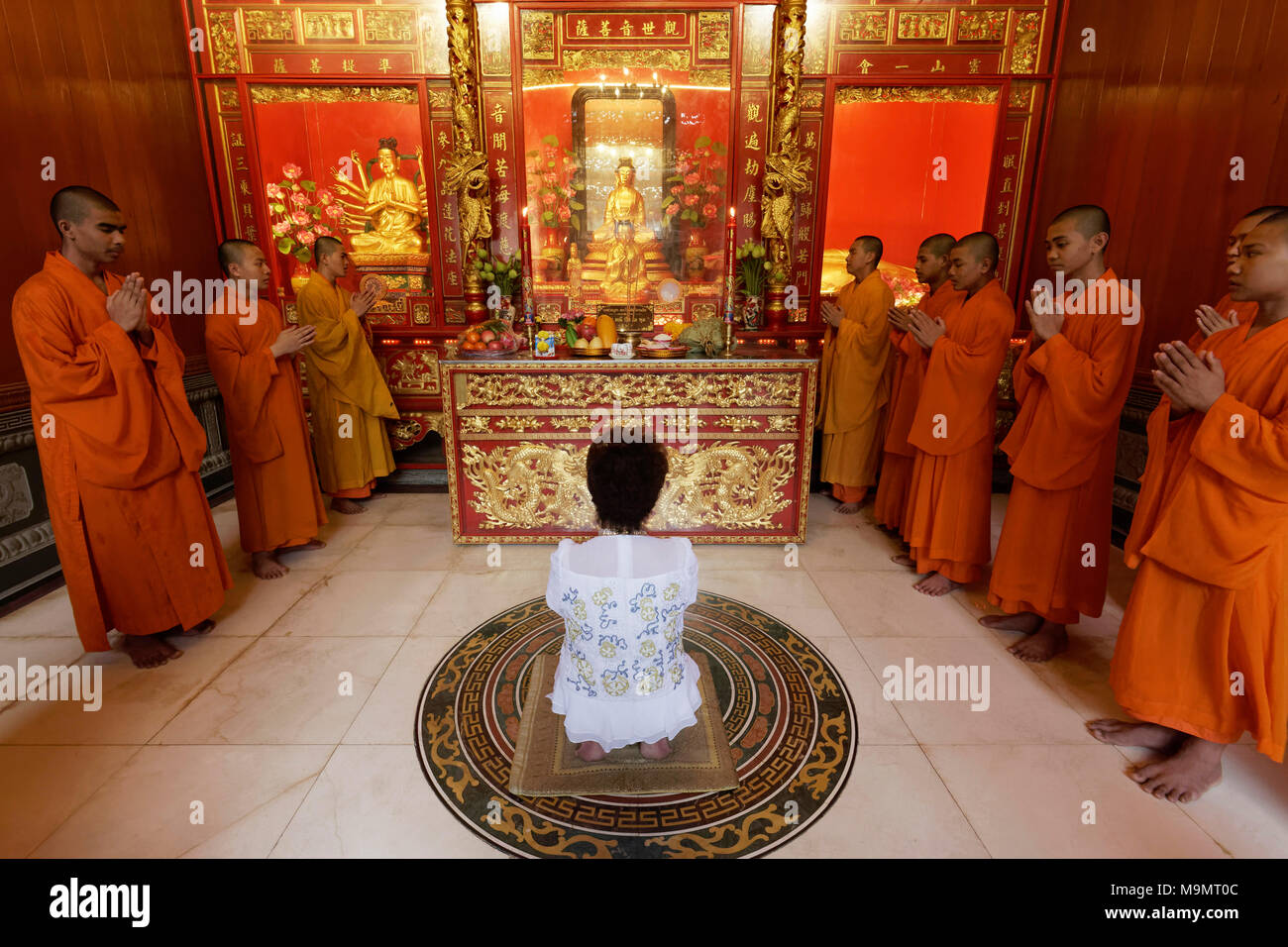 Sacrifice ceremony hires stock photography and images Alamy