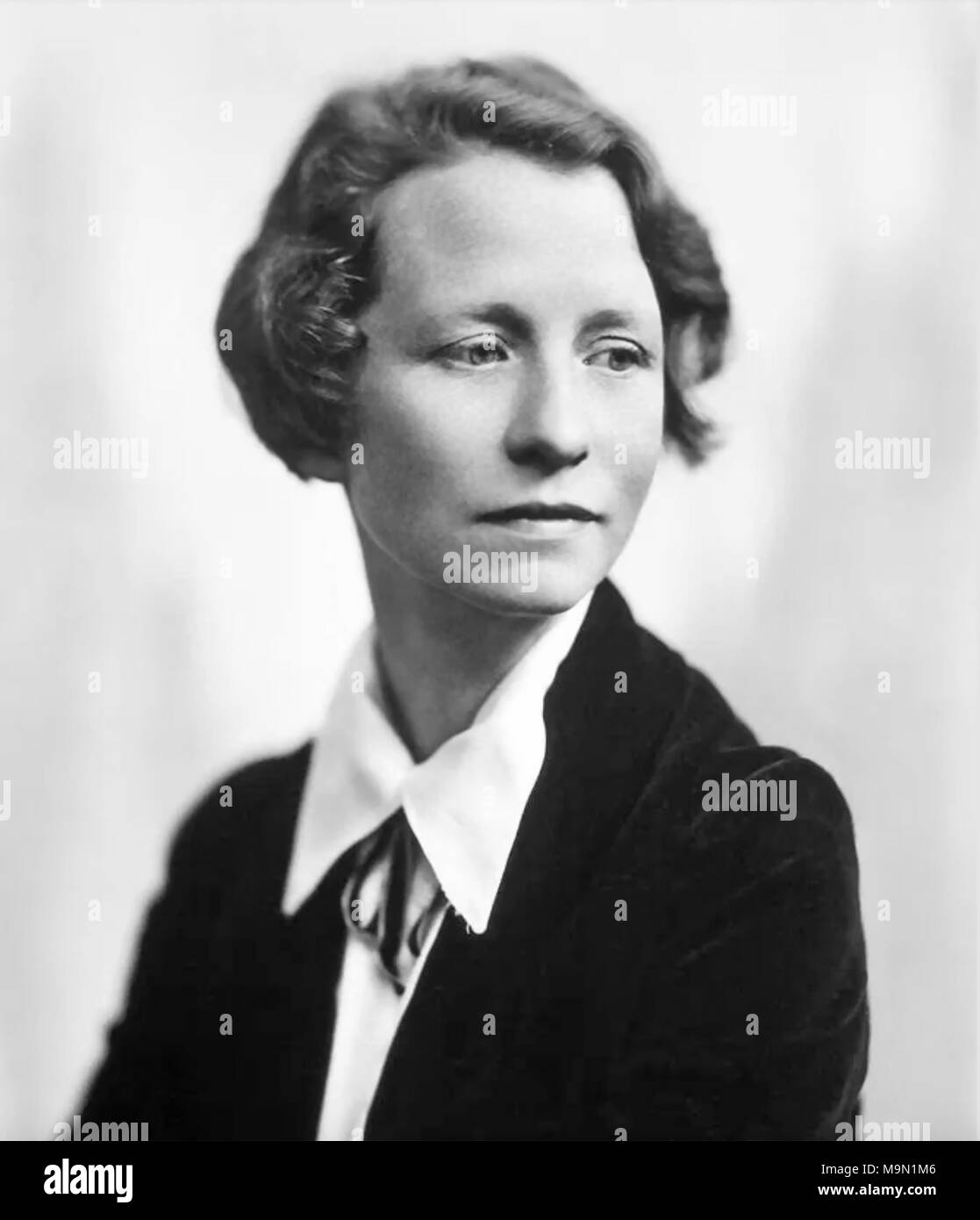 EDNA ST. VINCENT MILLAY (1892-1950) American poet and playwright about 1935 Stock Photo