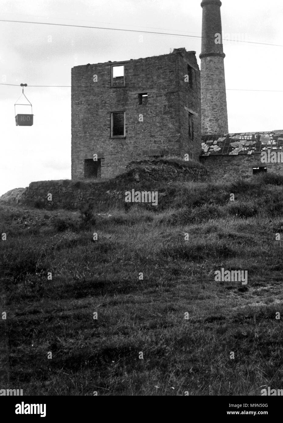 AJAXNETPHOTO. 1913-1914. EAST HILL KIT MINE, ENGLAND. - REMAINS OF OLD MINING COMPLEX IN WEST COUNTRY. PHOTOGRAPHER:UNKNOWN © DIGITAL IMAGE COPYRIGHT AJAX VINTAGE PICTURE LIBRARY SOURCE: AJAX VINTAGE PICTURE LIBRARY COLLECTION REF:182303 0574 Stock Photo