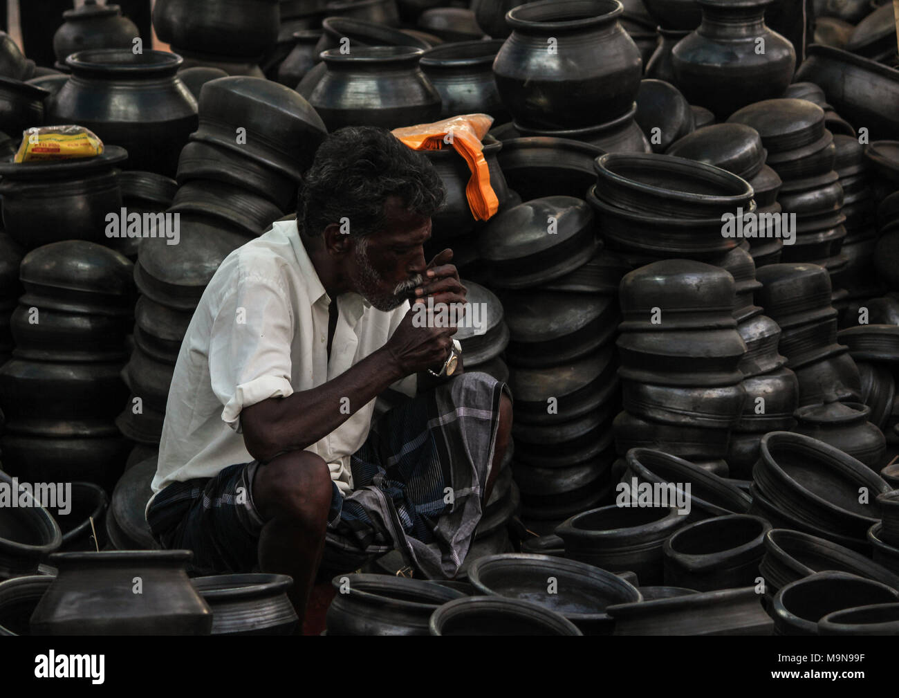 Pottery Earthen/Clay. Black chatti Stock Photo Alamy