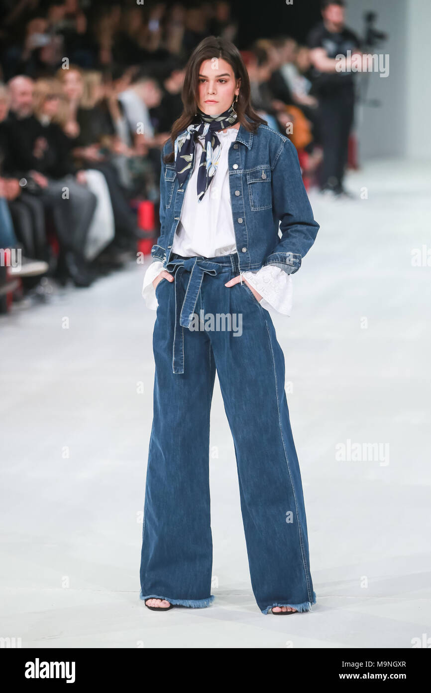 Fashion clothes 2018 hotsell
