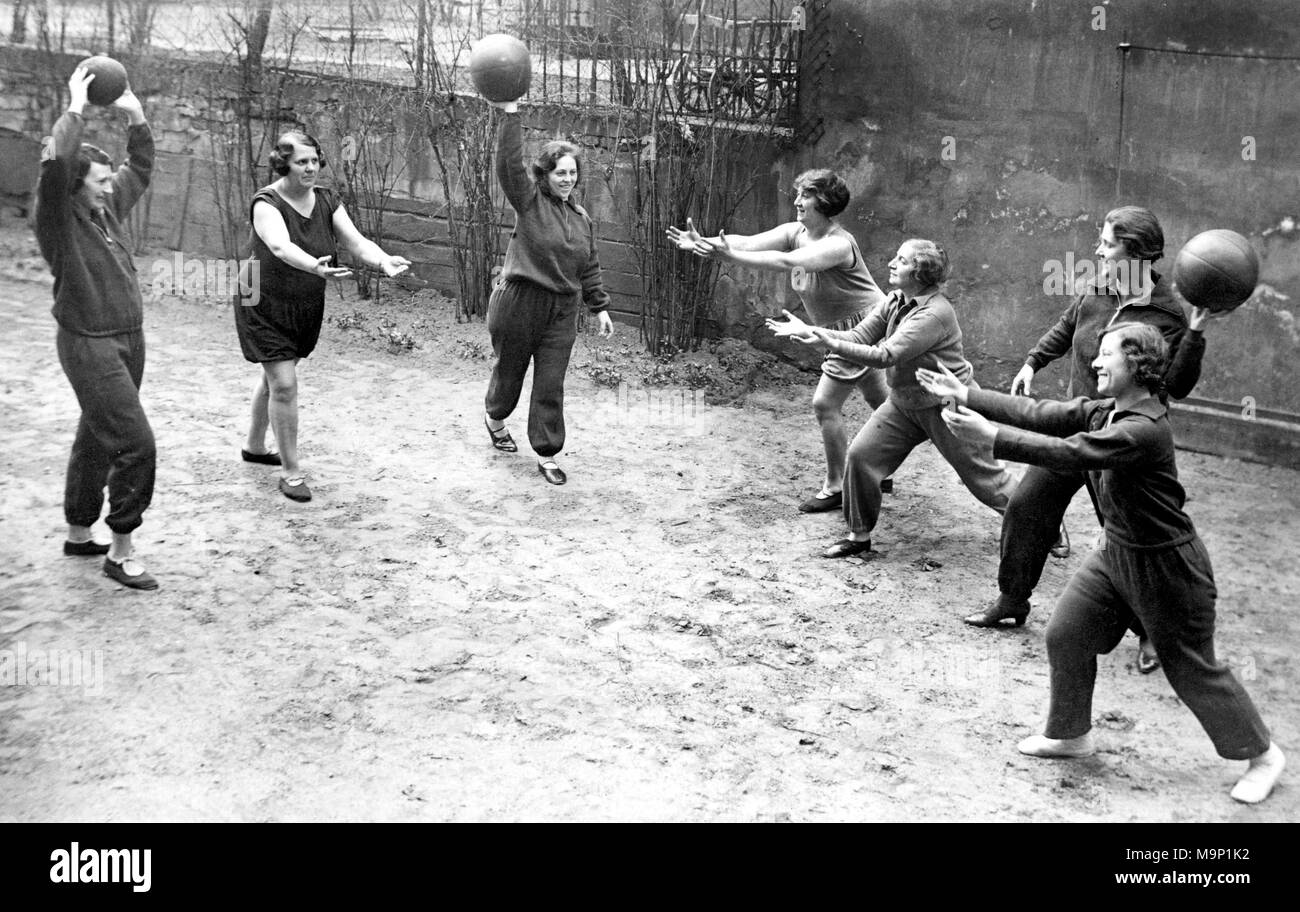 Sports, Women throwing medicine balls, 1930s, exact location unknown
