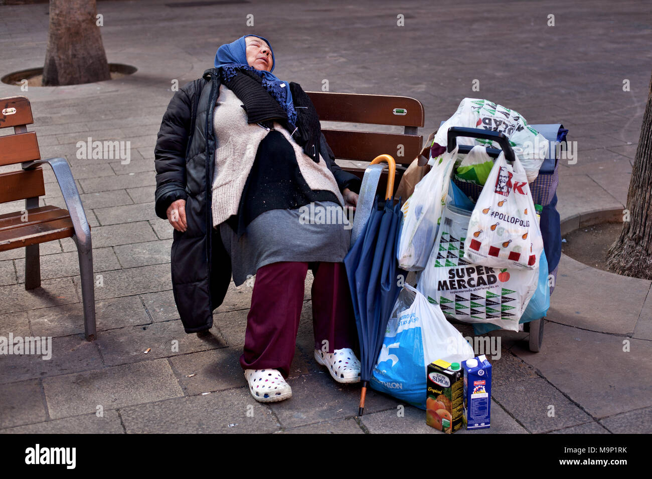 Bag lady hi res stock photography and images Alamy