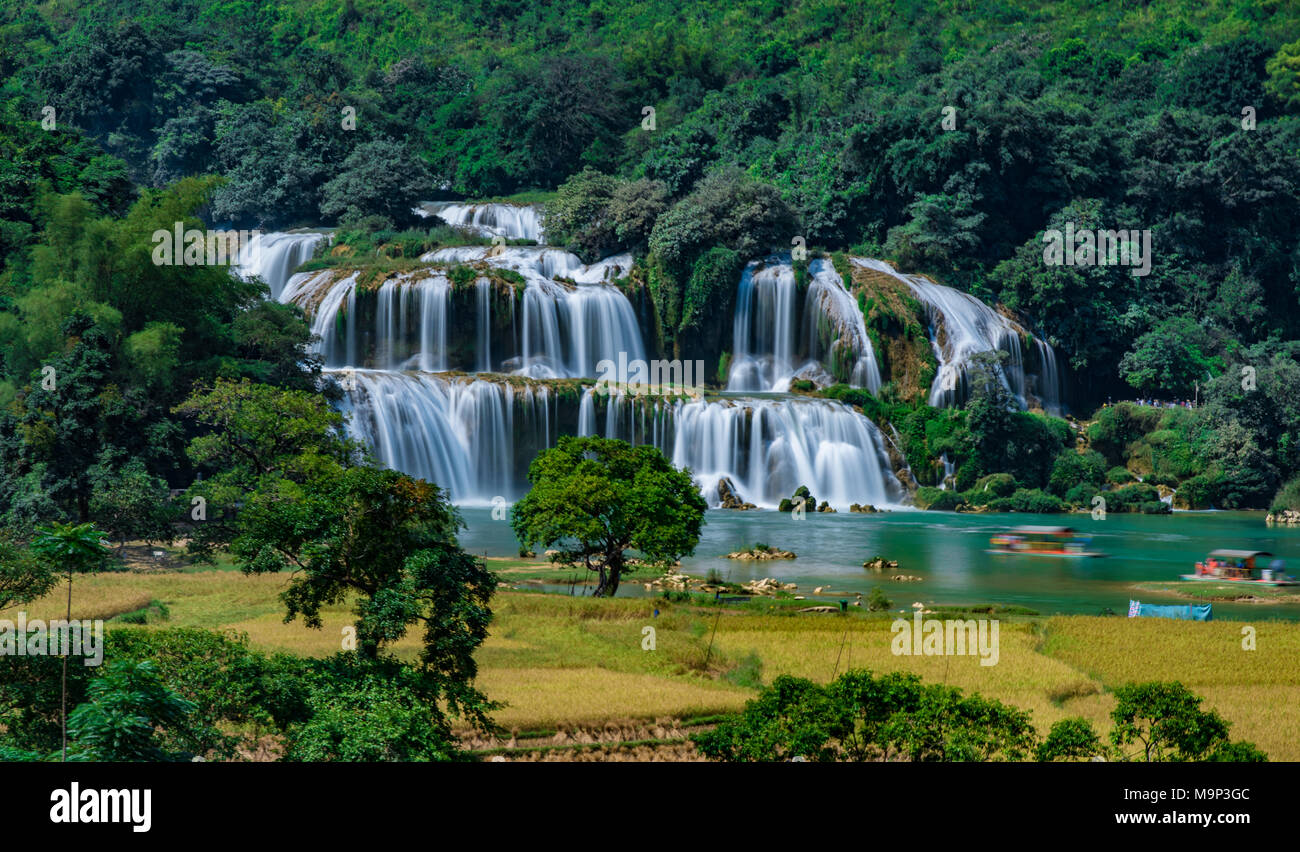 ban gioc detian falls vietnam
