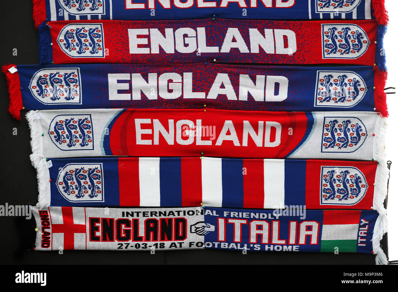 Football scarves england hi-res stock photography and images - Alamy