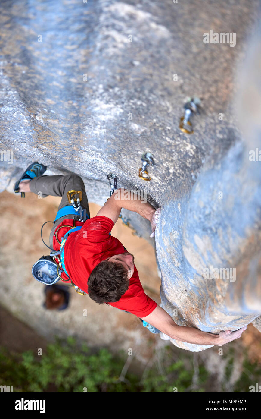 Italian professional climber Stefano Ghisolfi on a week long trip to Spain  while shooting stills and videos for his new sponsor The North Face. During  the trip he climbed La Rambla, 9a+