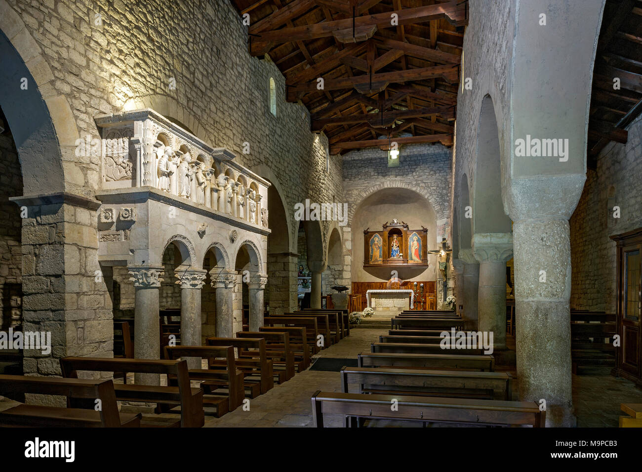 Pulpit and altar in the central nave of the pilgrimage church, Chiesa Santa Maria del Canneto, pilgrimage site Stock Photo