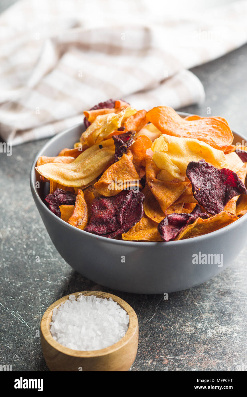 Mixed fried vegetable chips in bowl Stock Photo Alamy