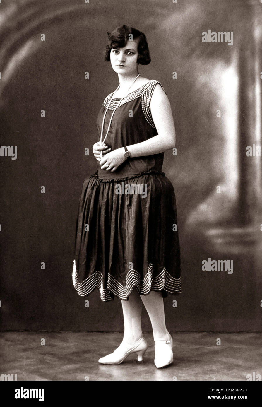 Woman posing fashion 1920s Germany Stock Photo Alamy