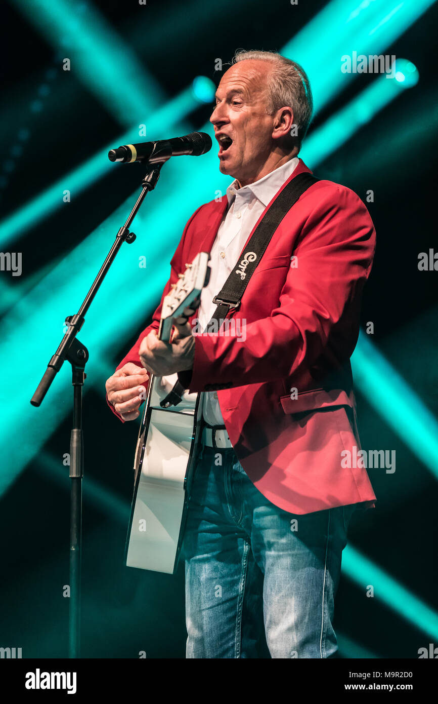 The Swiss pop band Calimeros live at Schlager Nacht in Luzern, Switzerland  Roland Eberhart, vocals and guitar Andy Steiner Stock Photo - Alamy