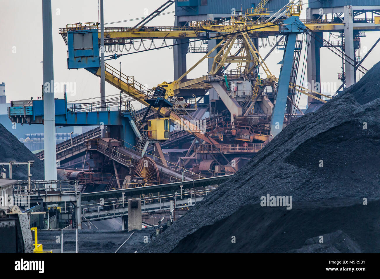 The Tata Steel steelworks in IJmuiden, Velsen, North Holland, Netherlands,  largest industrial area in the Netherlands, 2 blast furnaces, 2 coking plan  Stock Photo - Alamy