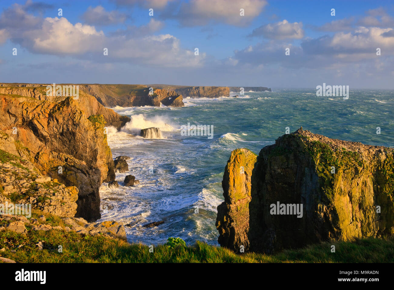 Pembrokeshire rocks hi-res stock photography and images - Alamy