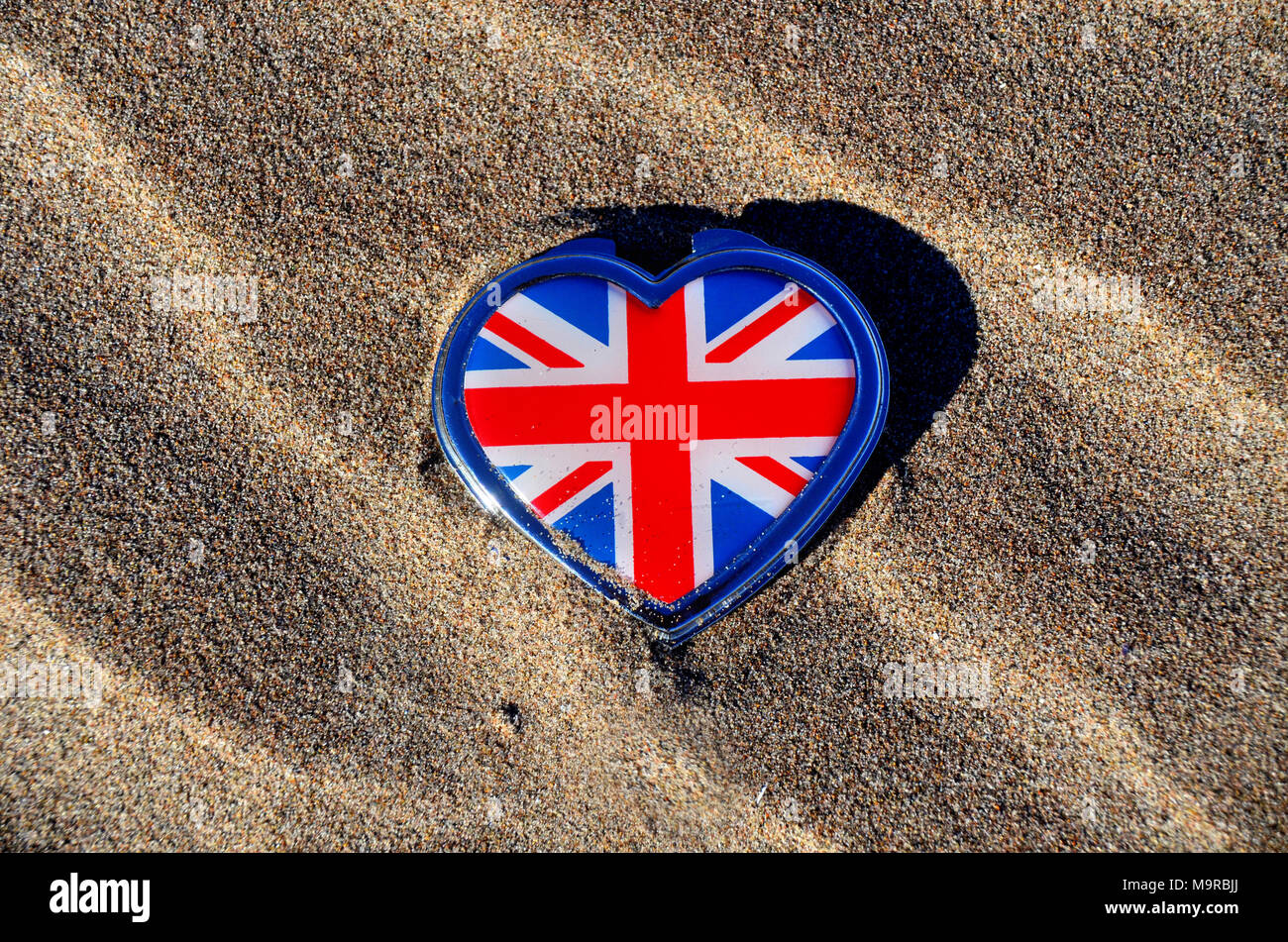 Union jack heart hi-res stock photography and images - Alamy