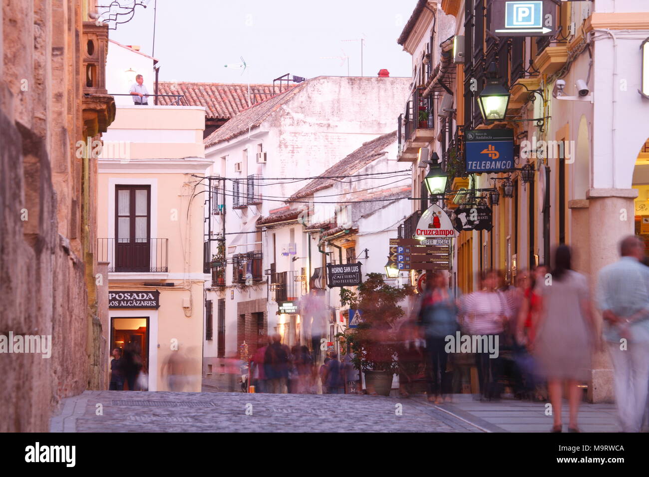 Street scene in Juderia, former Jewish quarter at dusk, Cordoba, Andalusia, Spain, Europe   I  Straßenszene in Juderia, ehemaliges Judenviertel bei Ab Stock Photo