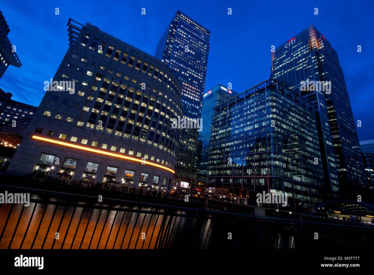 Canary Wharf at night Stock Photo - Alamy