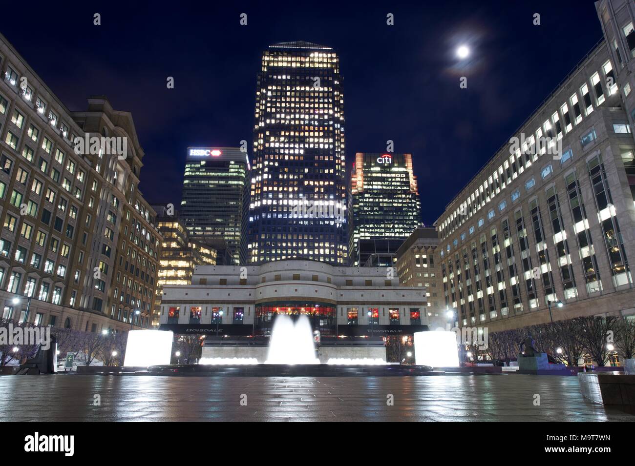 Jp morgan canary wharf night hi-res stock photography and images - Alamy