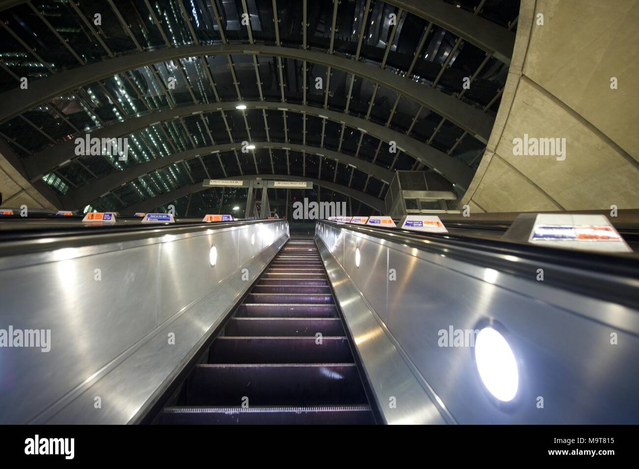London Underground, Canary Wharf Stock Photo - Alamy
