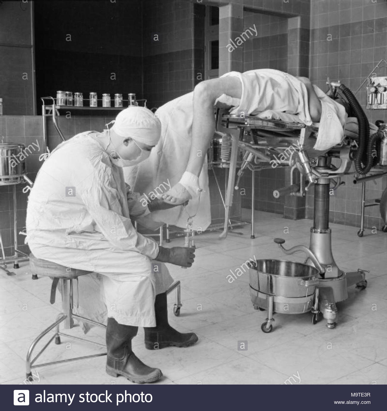 Traction Hospital Stock Photos & Traction Hospital Stock Images Alamy