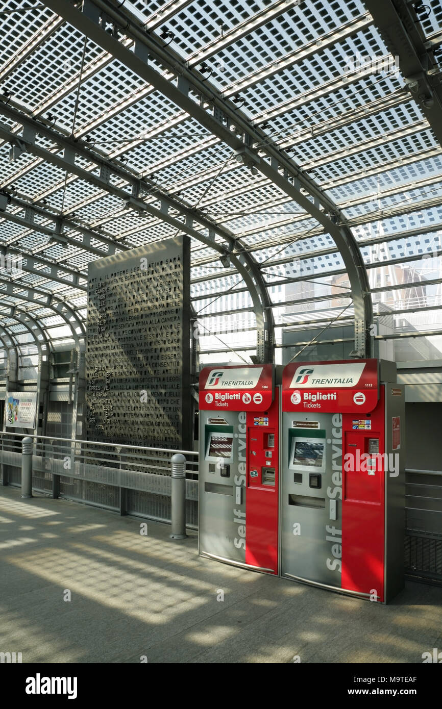 Self-service ticket machines in the Porta Susa railway station, Turin,  Italy Stock Photo - Alamy