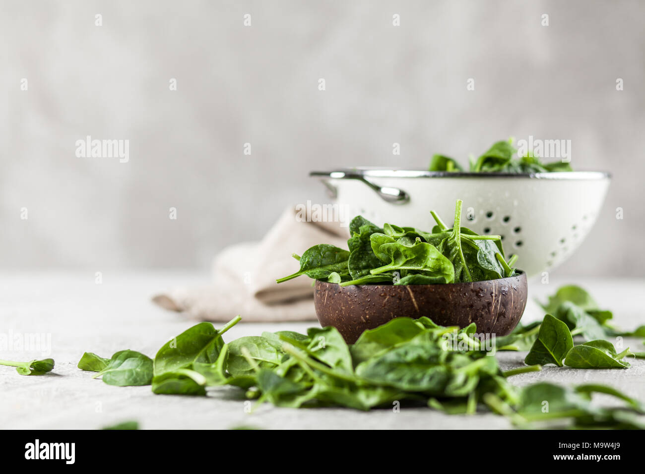 Baby spinach leaves Stock Photo - Alamy