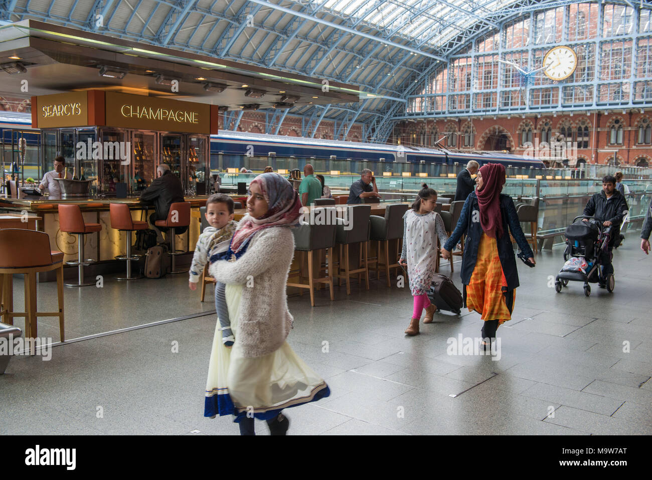 Kings cross st pancras station hires stock photography and images Alamy