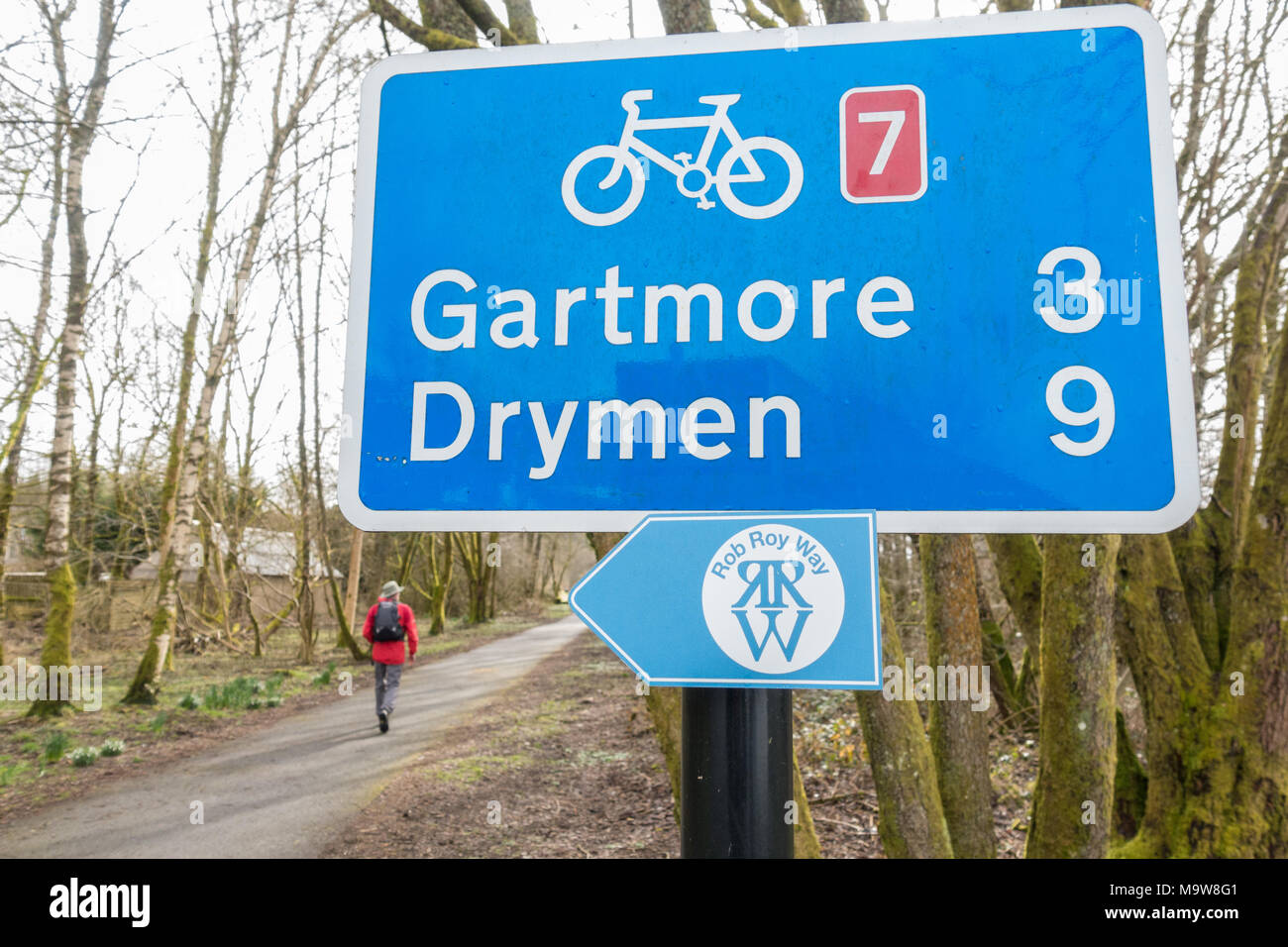 Rob Roy Way and National Cycle Route 7 signs in Drymen, Stirling, Scotland,  UK Stock Photo - Alamy