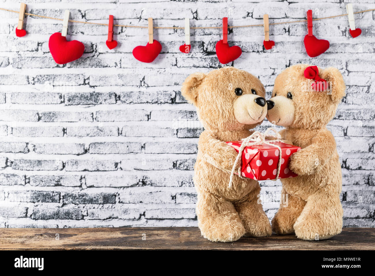 Girl with on sale teddy wallpaper