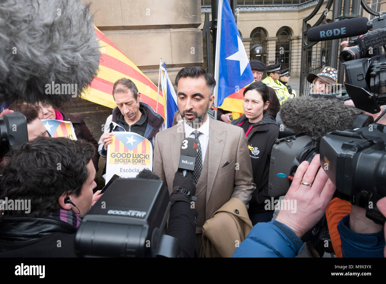 Edinburgh, Scotland,UK. 28 March 2018. Aamer Anwar lawyer of former Catalonia Education Minister and independence supporter Clara Ponsati outside Edinburgh Sheriff Court ahead of her bail hearing. Ponsati faces extradition to Spain. She was granted bail. Credit: Iain Masterton/Alamy Live News Stock Photo