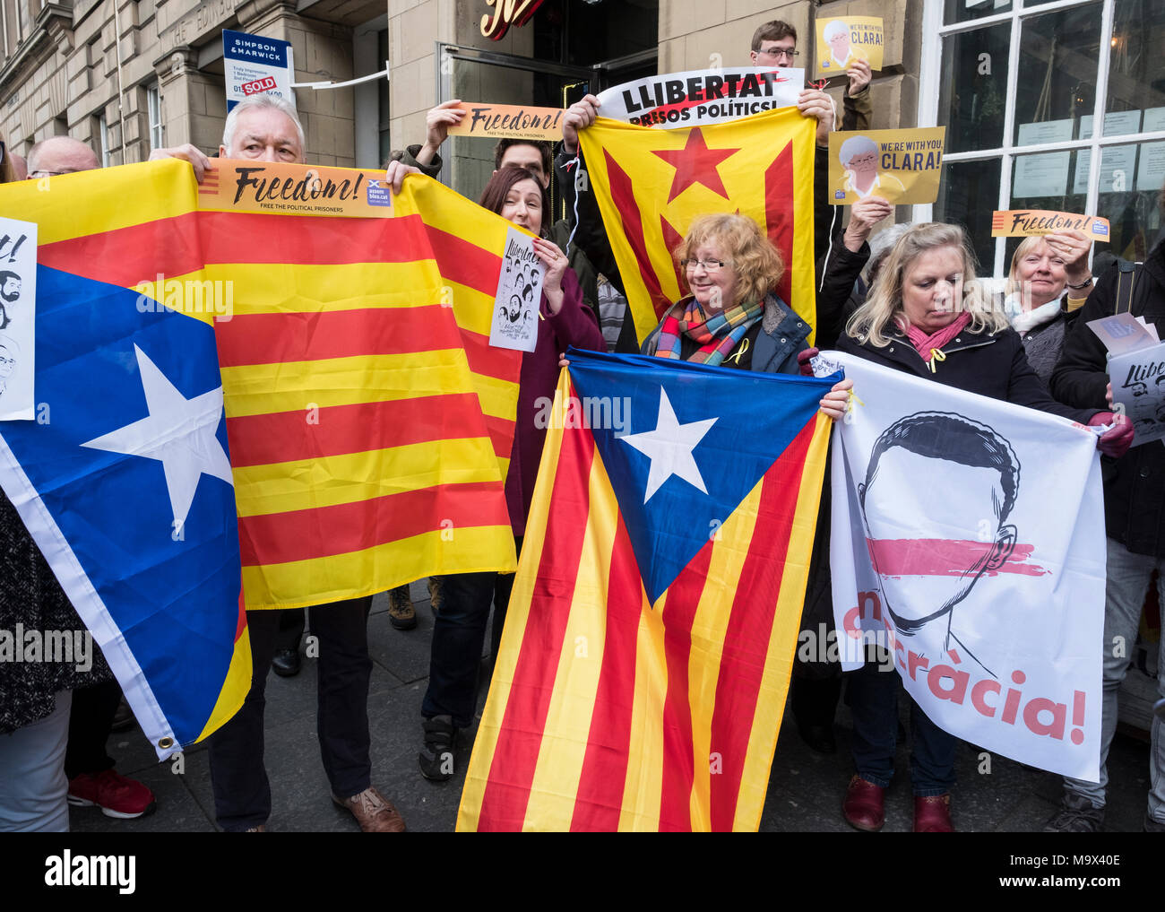 Edinburgh, Scotland,UK. 28 March 2018. Supporters of former Catalonia Education Minister and independence supporter Clara Ponsati outside Edinburgh Sheriff Court ahead of her bail hearing. Ponsati faces extradition to Spain. She was granted bail. Credit: Iain Masterton/Alamy Live News Stock Photo