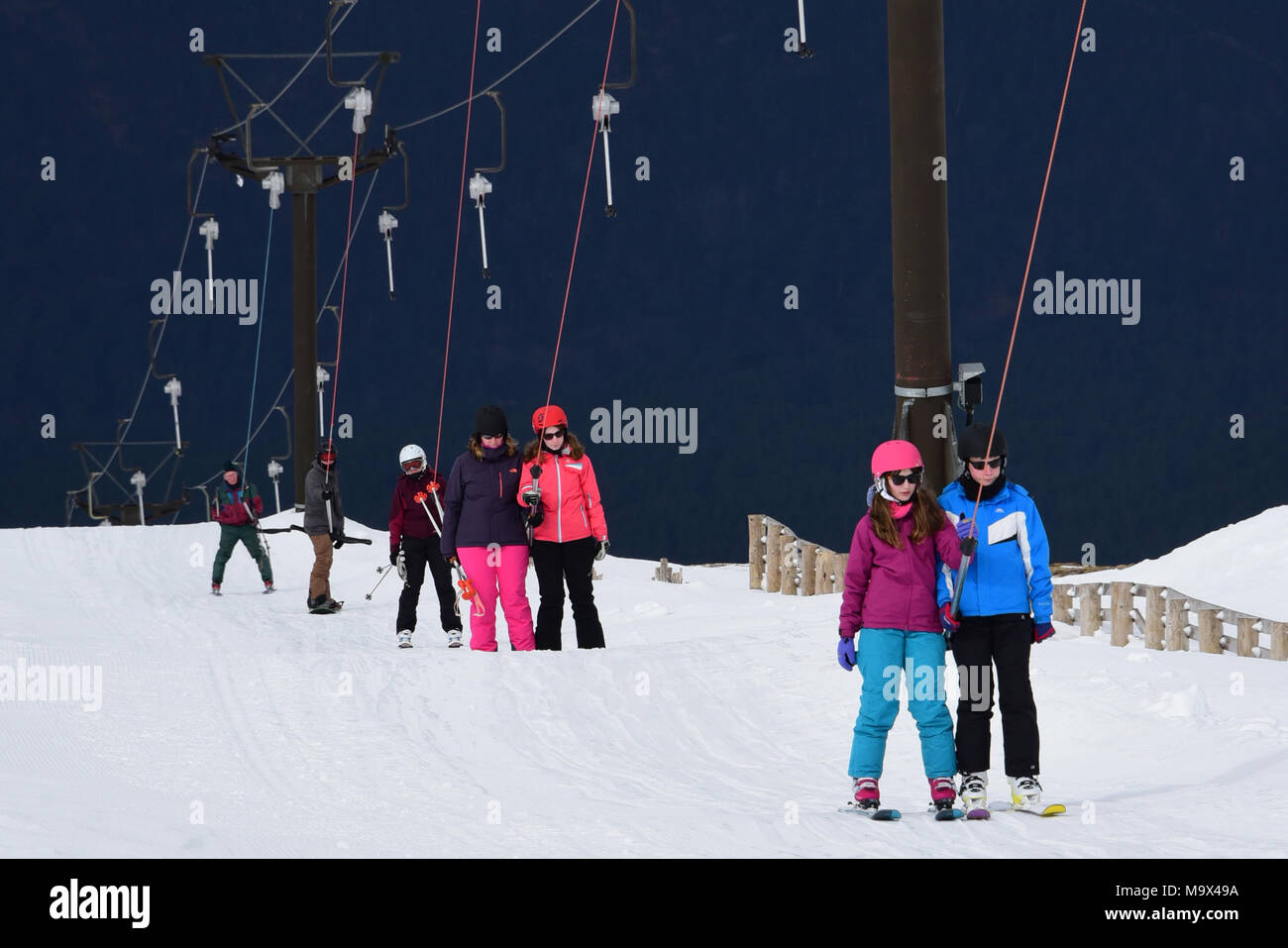 Aviemore, Scotland, United Kingdom, 28, March, 2018. Snowsports enthusiasts enjoy the slopes at Cairngorm Mountain ski centre, © Ken Jack / Alamy Live News Stock Photo