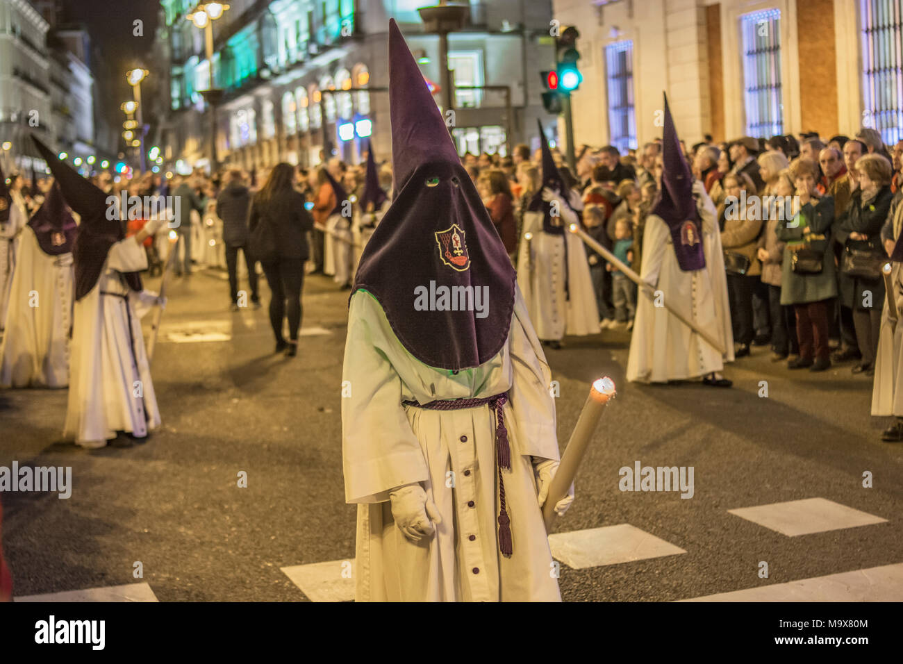 Madrid, Spain. 28th Mar, 2018. Procession of 'los gitanos' on the streets of the center of Madrid, Spain. The procession started from the streets of La Salud to San Andrés square on the streets of Madrid, Spain Credit: Alberto Sibaja Ramírez/Alamy Live News Stock Photo