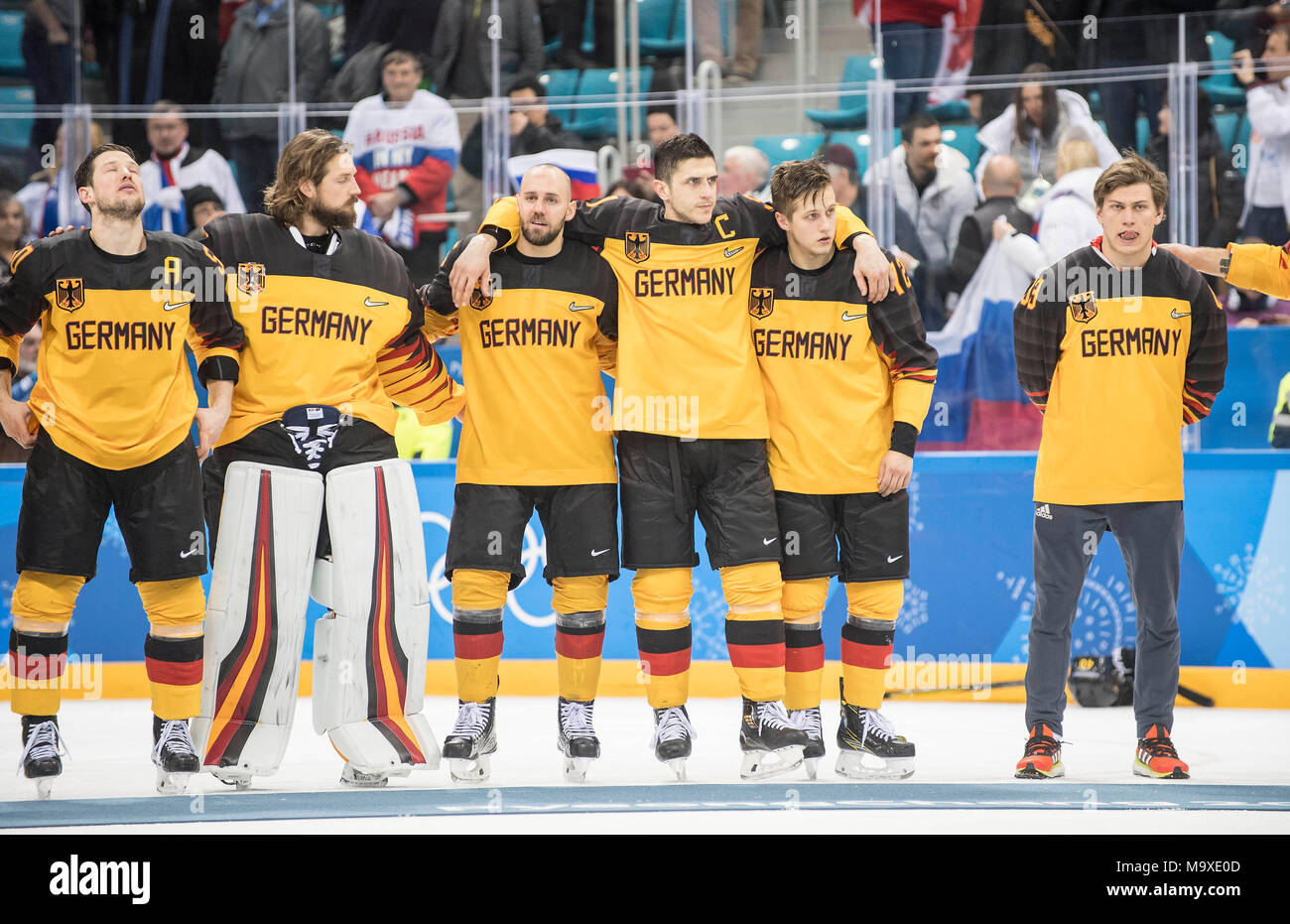 left to right Patrick HAGER (GER), goalwart Timo PIELMEIER (GER), Felix  SCHUETZ (SCHUTZ) (GER), Marcel GOC (GER), Dominik KAHUN (GER), PFODERL  Leonhard (GER) disappointed after dem SPiel. Eishockey Finale der Maenner,  Olympische