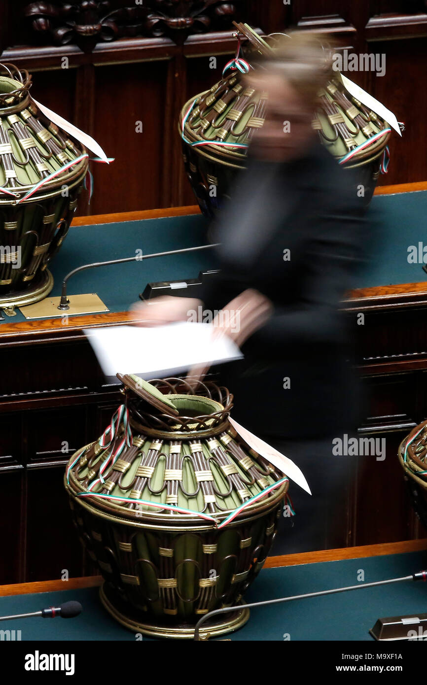 Urne, ballot boxes Roma 29/03/2018. Camera dei Deputati. Votazione per l'elezione dei vicepresidenti, dei questori e dei segretari. Rome March 29th 2018. Chamber of Deputies. Votation to elect vice-presidents, superintendents and secretaries. Foto Samantha Zucchi Insidefoto Stock Photo