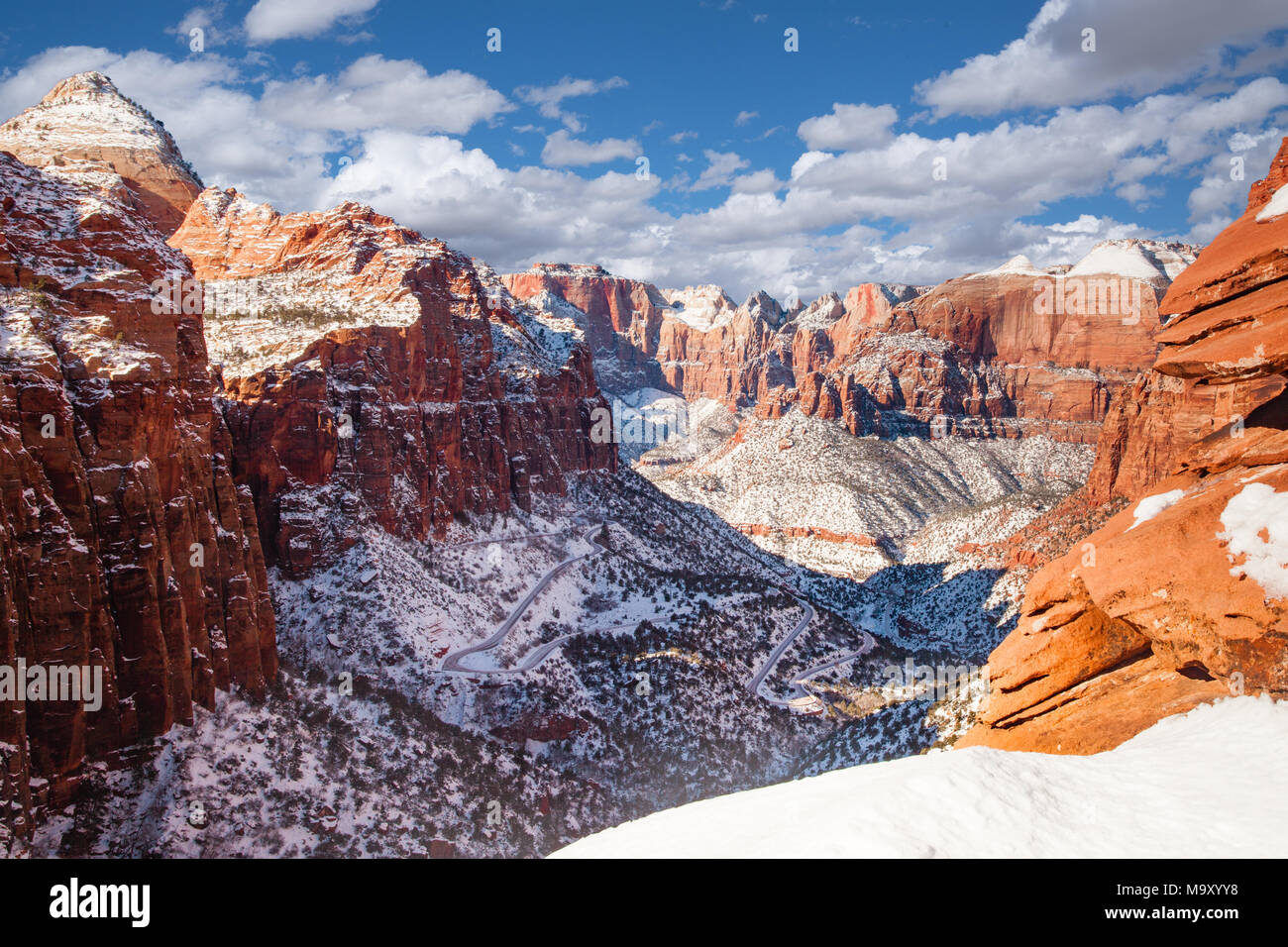 Fresh snowfall from the canyon overlook trail in Zion National Park, Utah Stock Photo