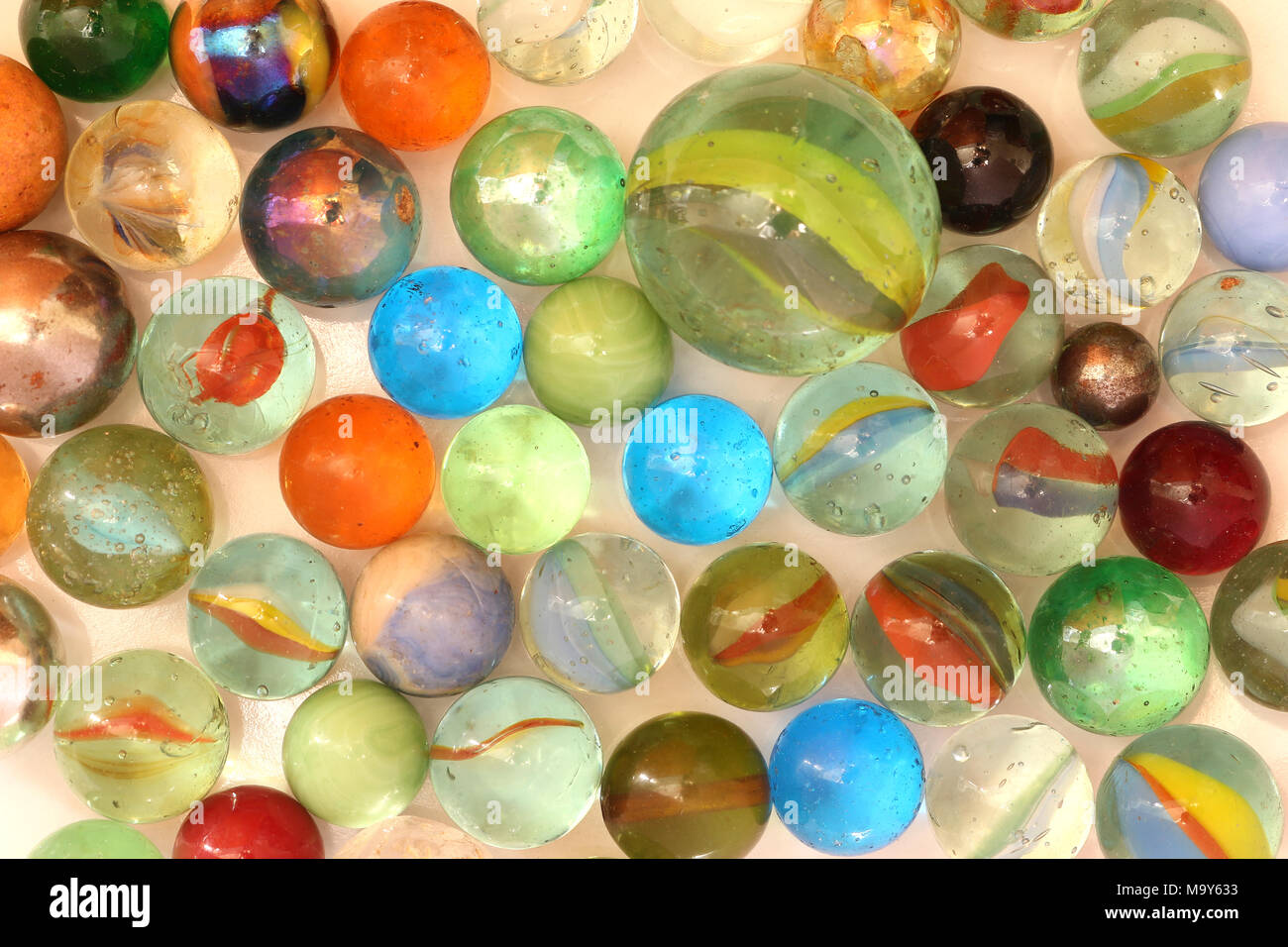Glass marbles texture hi-res stock photography and images - Alamy