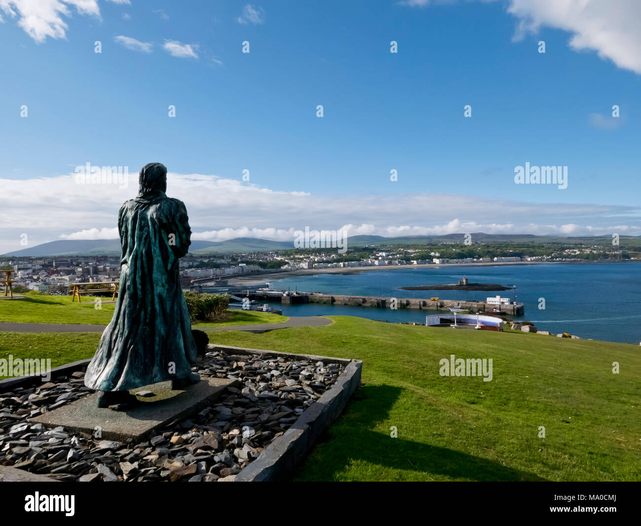 RS 8025  Sir William Hillary statue at Douglas Head, Douglas, Isle of Man, UK Stock Photo