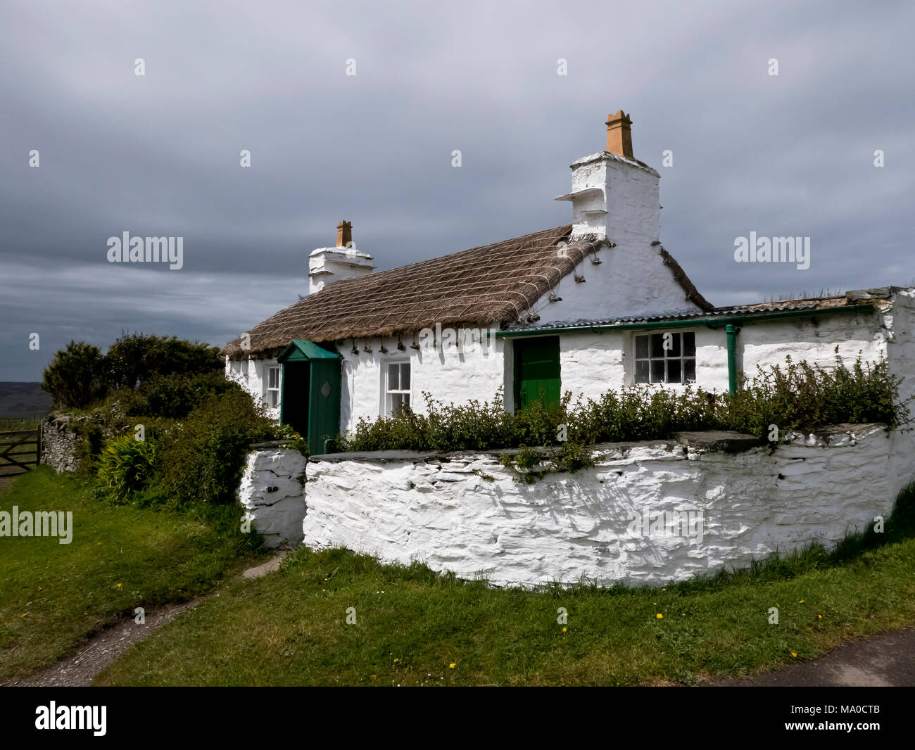 RS 8065  Crebbin's Cottage, Cregneash, Isle of Man, UK Stock Photo