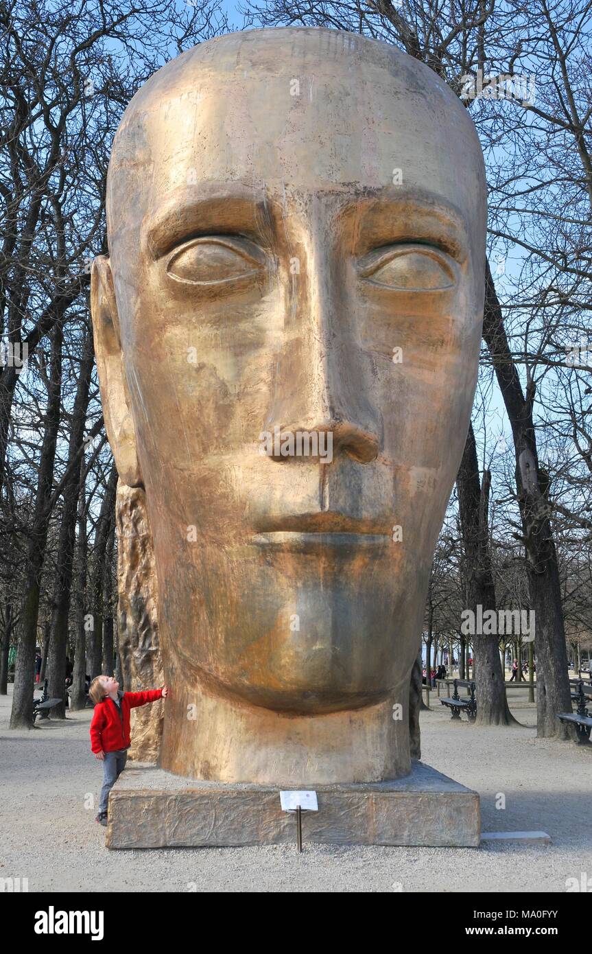 Huge golden head, Le Prophete by Louis Derbre in the Jardin du Luxembourg  in Paris, France Stock Photo - Alamy