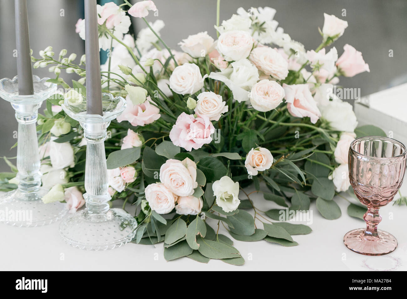 Beautiful table setting with crockery and flowers for a party ... Beautiful table setting with crockery and flowers for a party ...