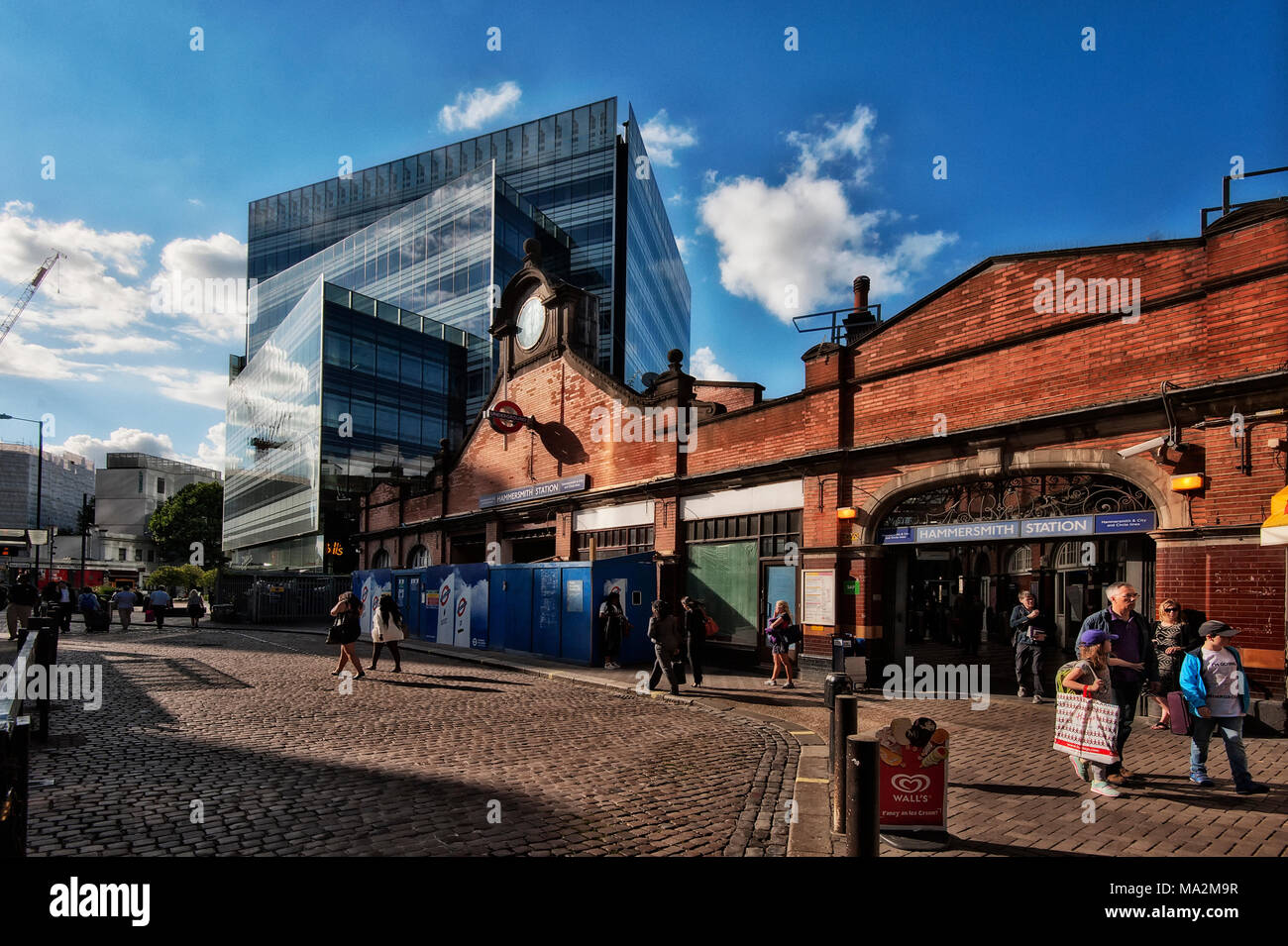 Hammersmith Station Stock Photos & Hammersmith Station Stock Images Alamy