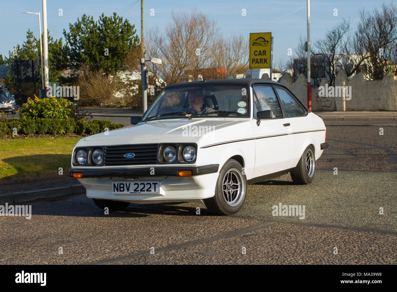 1 18 1975 FORD ESCORT Mk2 CHIA White Sunstar Ford New 4621