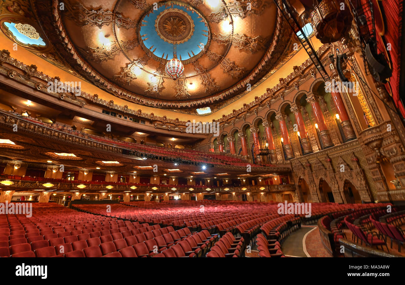 St. Louis, Missouri, USA - November 18, 2016 - The Fabulous Fox Theatre on Grand Boulevard in ...